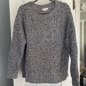 American eagle grey sweater small 

Euc
